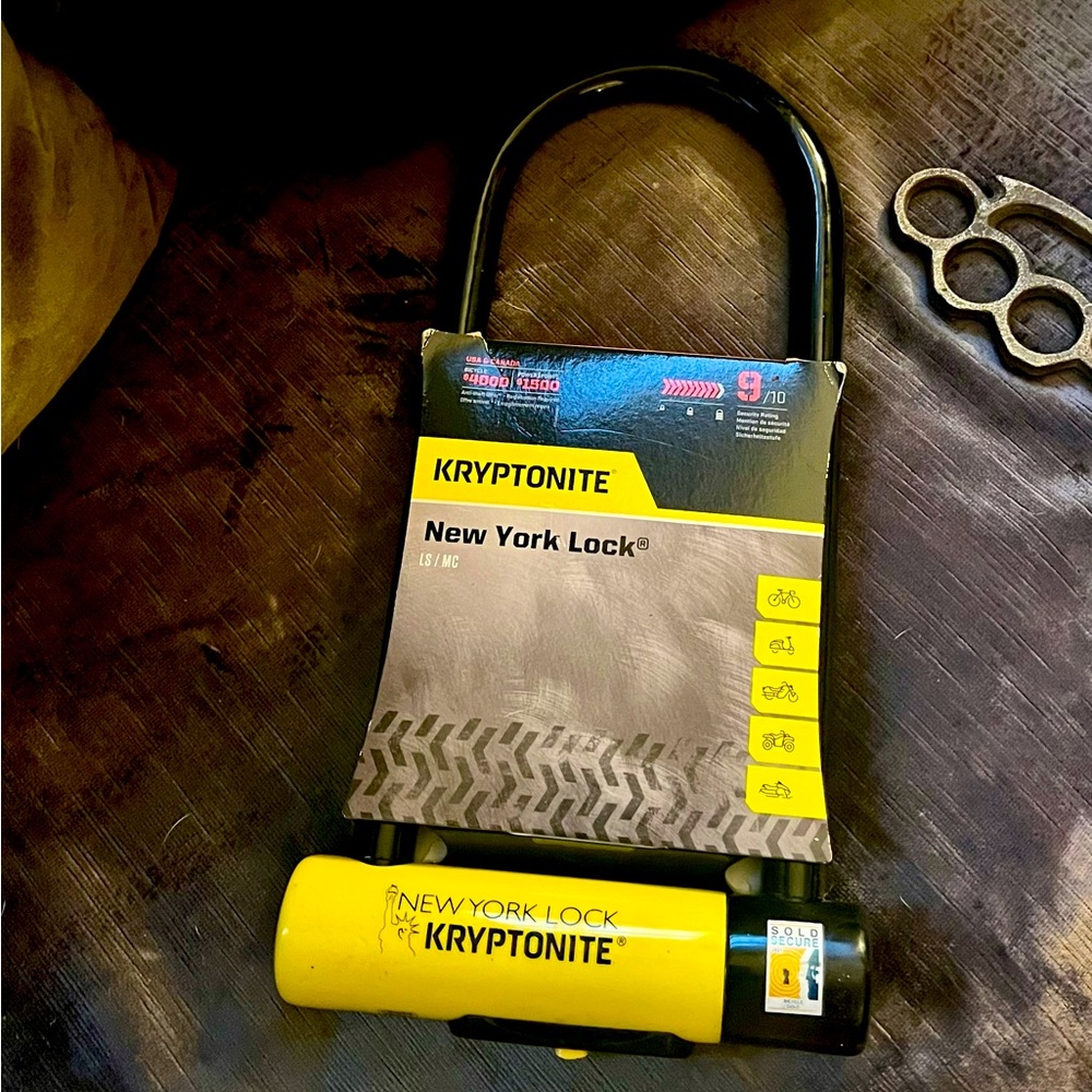 Kryptonite New York Heavy Duty U-lock. Brand New, never opened.
